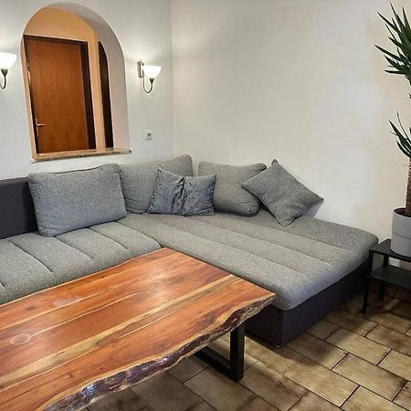 Geraeumige Rustikale Tiroler Wohnung 1-8 Personen Imst Bagian luar foto
